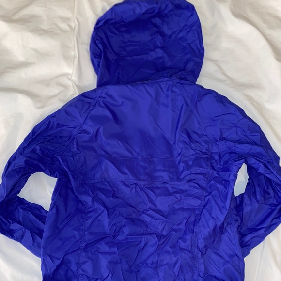 Packable Columbia Raincoat - Picture 3 of 4